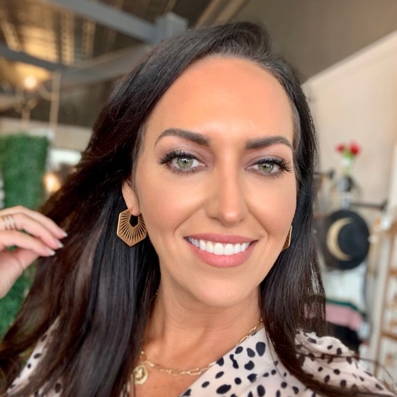 Don't Go Hexagon Hoop Earrings-Gold - Picture 2 of 2